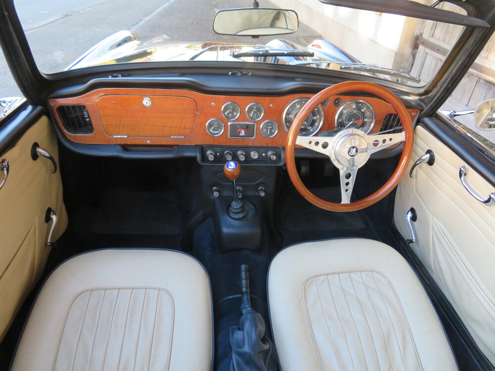 Triumph TR4A IRS Cabriolet